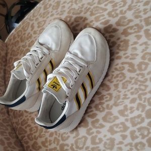 FINAL SALE!  WOMENS SIZE 5 ADIDAS